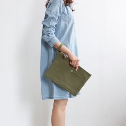 STANDARD CLUTCH / L / CHARCOAL