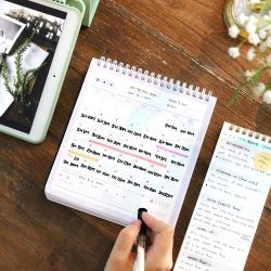 Bright 4-month Planner