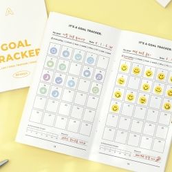 Goal Tracker Book - 30days