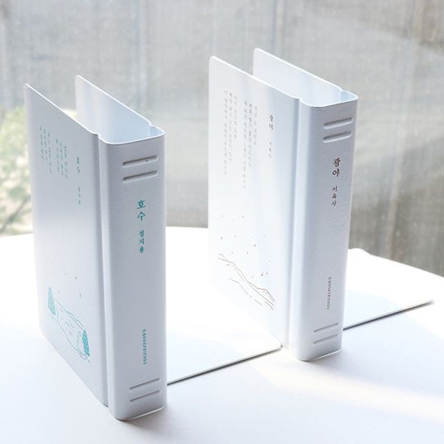 Korean Literature Bookend 