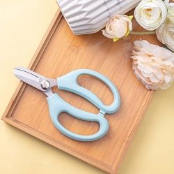 Gardening scissors