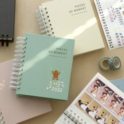 ICONIC LETTERING STICKY ALBUM HALF