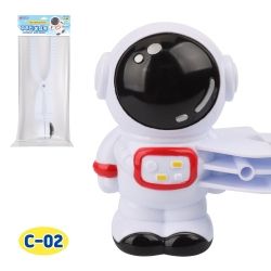 Astronaut Snowball Maker