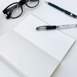 Monthly Planner Handy, Undated 