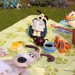 Wallace and Gromit Picnic Matt Cracking Cheeze, S