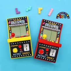 1990's Retro Game Mini Console game Machine, Random