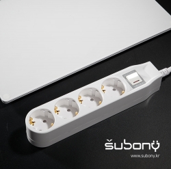 Integrated Switch Multi-Tab 4 Outlet 3M