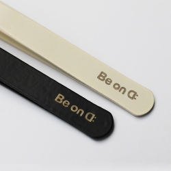Be on D Sticker tweezers 