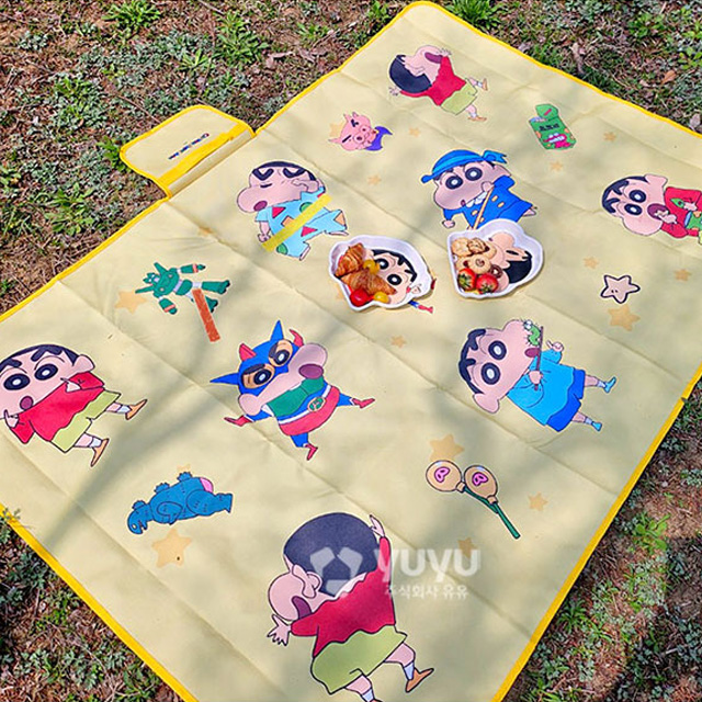 Crayon Shin-chan Picnic Mat