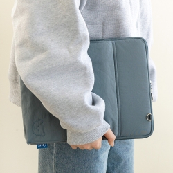 Romane 365 11Type Pocket iPad Pouch