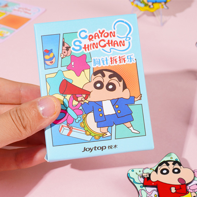 Crayon Shin-chan Metal Random Badge