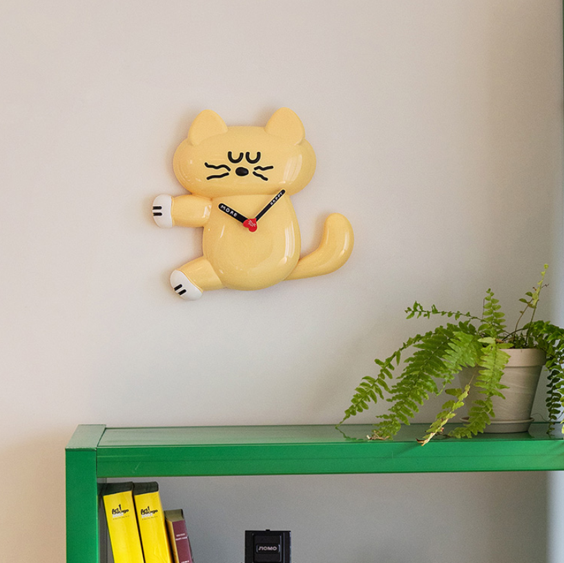 Brunch Brother Mogry Moving Wall Clock