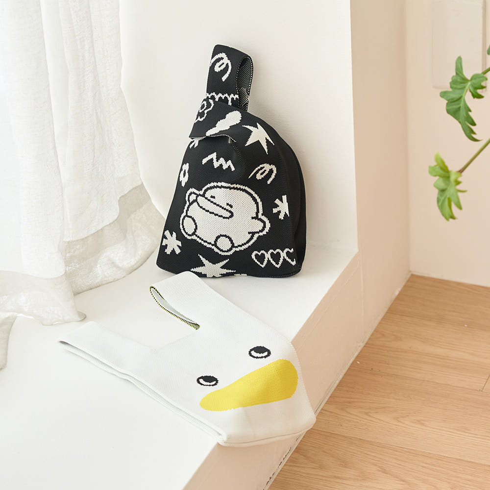 Qwakcheol Knit Bag