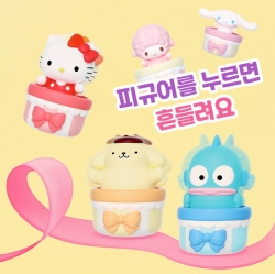 Sanrio Characters Wobble Basket Series Figure (Random)