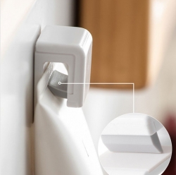Character attachable non-perforated toothpaste rack