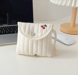 Clean White Fabric Women's Supplies Sanitary Pouch
