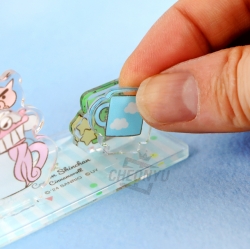Shinchan x Cinnamoroll Acrylic stand