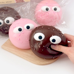 King-sized Mochi Bun, Random