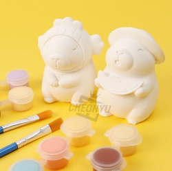 Paint Your Own Capybara, Random