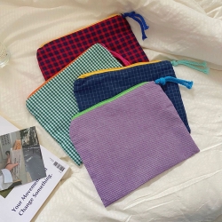 Briskstyle Modern Check Pouch