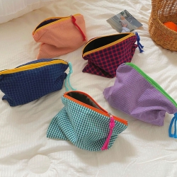 Briskstyle Modern Check Pouch