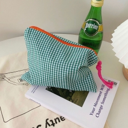 Briskstyle Modern Check Pouch