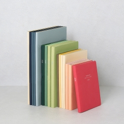 MONTHLY PLANNER 2026 A5