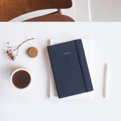 WEEKLY PLANNER HARDCOVER 2026 A5